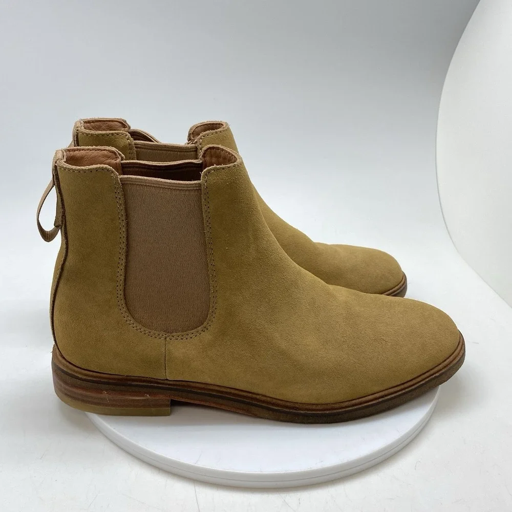 Clarks Clarkdale Gobi Chelsea Ankle Boot Mens 8.5 M 21621 Brown Suede Crepe Sole